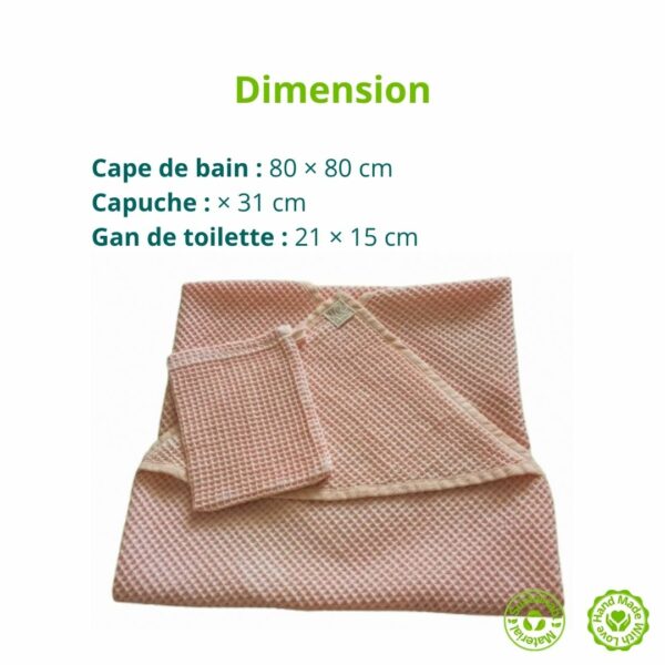 Cape de bain pour bébé – tissus 100 gaufré % coton, teint naturellement Offrez à votre bébé douceur et bien-être après le bain avec la cape de bain LINEN COLOR, confectionnée à la main en coton gaufré nid d’abeille. Naturelle, biodégradable et ultra-absorbante, elle sèche rapidement tout en respectant la peau délicate de bébé. Ses couleurs douces et apaisantes sont issues d’une teinture 100 % végétale et sûre, sans produits chimiques ni métaux lourds. Une création artisanale, saine et écoresponsable, pensée pour le confort de bébé et le respect de la planète.