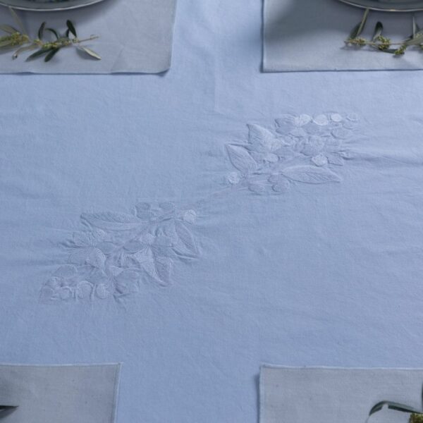 Nappe de table coton ourlet teinture végétale Bleu Ciel – LINEN COLOR