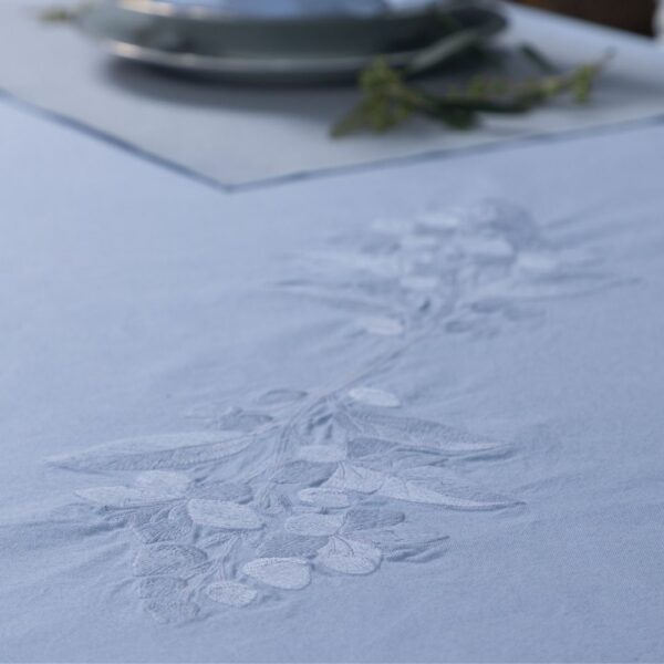 Nappe de table coton ourlet teinture végétale Bleu Ciel – LINEN COLOR