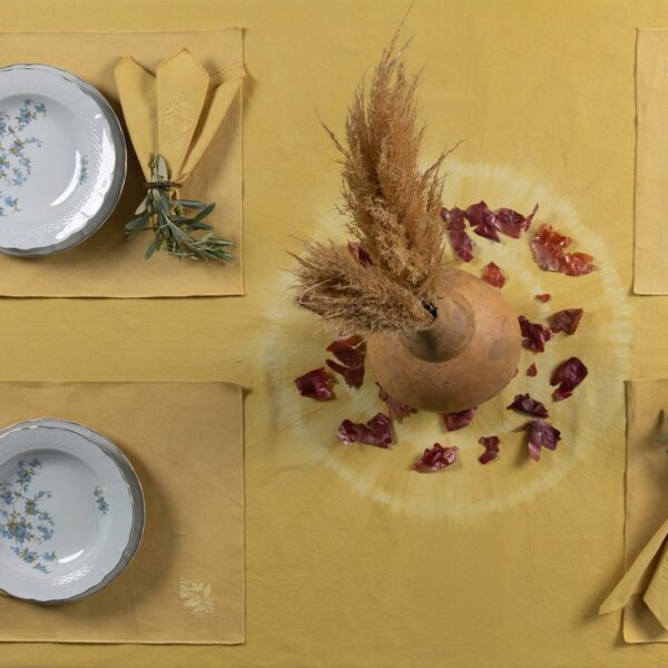 nappe-de-table-toile-de-coton-teinture-naturelle-jaune-moutarde-doré-linen-color (2) Nappe de table toile de coton teinture naturelle Jaune Moutarde Doré – LINEN COLOR