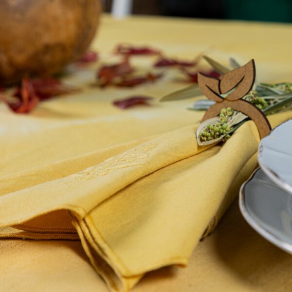 seviette-de-table-toile-de-coton-teinture-naturelle-jaune-moutarde-doré-linen-color (8) Serviette de table toile de coton teinture naturelle Jaune Moutarde Doré – LINEN COLOR